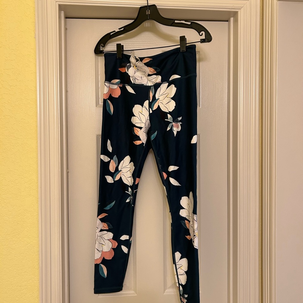 Athleta Blue and White Floral Leggings